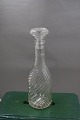 Carafe with the 
original cork. 
The carafe is 
in a good 
condition.
H with cork 
27cm