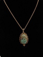 8 carat gold necklace with 14 carat pendants