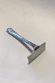 English 
Sterling Silver 
Pusher 
(Sheffield 
1945) Measures 
8.6 cm (3 25/64 
in)