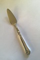 Cohr Saxon 
Silver Caviar 
Spoon Measures 
13.5 cm(5 5/16 
in)