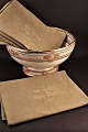 11 pcs. old 
French damask 
woven linen 
napkins in 
super fine 
quality and in 
beautiful ocher 
/ ...