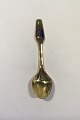 Meka Sterling 
Silver Gilt 
Christmas 
teaspoon 1978. 
Measures 11 cm 
/ 4 21/64 in