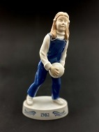 Bing & Grondahl figure 1982 1982 girl with ball