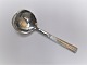 Champagne. 
Silver cutlery 
(830). Serving 
spoon. Length 
20 cm.