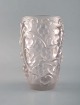 Tidlig René Lalique. "Raisins" vase i kunstglas dekoreret med drueklase. 
Designet 1928. 
