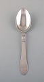 Georg Jensen "Continental" dinner spoon in sterling silver. Dated 1933-44. Three 
pieces in stock.
