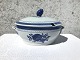 Royal 
Copenhagen 
Aluminia 
Tranquebar, 
Large soup 
tureen # 
11/920, 33 cm 
wide, 21 cm 
high, Design 
...