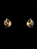 18 carat gold earrings 0.8 x 0.6 cm. with sapphire