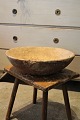 Old Swedish 
oval 1800 
wooden bowl 
with original 
color and a 
super fine 
patina. H:7cm. 
Ø:40x33.