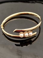 Bernhard Hertz 14 carat gold bracelet with 3 genuine pearl