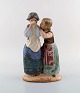 Lladro, Spain. 
Large figure in 
glazed 
ceramics. Late 
20th century.
Measures: 28 x 
17 cm.
In ...