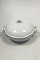 Royal 
Copenhagen 
Salto White 
Dinnerware 
Lidded Bowl. 
Measures 16 cm 
/ 6 19/64 in. x 
22 cm / 8 ...
