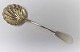 Finland. Silver 
cutlery (813). 
Sugar spoon 
gilded. Length 
19 cm.