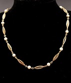 8 carat gold necklace 40 cm. with freshwater pearls