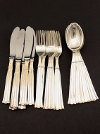 18 parts regent silver plated dinner cutlery