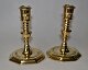 Pair of Danish 
baroque 
candlesticks in 
brass, 18th 
century. With 8 
angular feet 
and profiled 
...