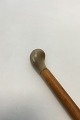 Antique elm 
wood walking 
stick with 
carved head of 
antler horn. 
Original ferule 
of antler horn. 
...