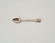Mussel - salt 
spoon in silver 

Stamped the 
three towers 
1922
Length 7.8 cm.