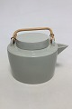 Royal 
Copenhagen 
Capella Tea Pot 
No 14957.'
Designed by 
Gertrud 
Vasegaard
Measures 20cm 
x ...