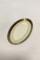 Royal 
Copenhagen 
Dagmar Oval 
Tray No. 9499. 
Measures 22,6 
cm (8 57/64 
in.)