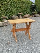 Bucket table of 
cleaned pine 
Sweden year 
1840-1850 
Height 73cm 
Length 92cm 
Width 57cm.