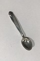 Monark Plated 
Salt Spoon 
Measures 7.5 
cm(2 61/64 in)