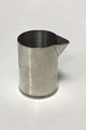 Royal Selangor 
Pewter Creamer 
Measures 8,5cm 
high and 5,8cm 
cm dia.