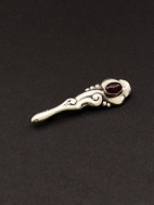 830 silver brooch 6 cm. with garnet