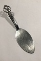Cohr "Grape" 
Silver/Steel 
Server Measures 
 18.3 cm(7 
13/64 in)