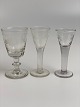 3 old wine leaf 
glasses: 
1 liqueur 
glass / port 
wine glass with 
Wellington-like 
shape and ...