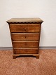 Oak chest of 
drawers Denmark 
start 1800s 
Height 75cm 
Plate 54 x 
30cm.