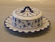 411-1 Smørdåse på fod 17 cm  (rokoko)
 Kongelig Dansk Porcelæn Musselmalet 
