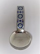Norway. David 
Andersen. 
Sterling (925). 
Sugar spoon 
with enamel. 
Length 10.5 cm.
