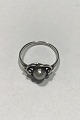 Georg Jensen 
Sterling Silver 
Ring No 5 w 
Pearl Ring Size 
57(US 8)Weight 
2.2 gr/ 0.08 oz