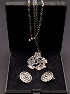 Sterling silver museum set chain 74 cm. pendant 4 x 3.4 cm. ear clips