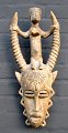 African mask in 
carved wood, 
approx. 1960. 
L. 49 cm. W .: 
20 cm.