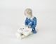 Porcelænsfigur læsende pigen nr.: 2247 af Bing og Grøndahl.
5000m2 udstilling.
