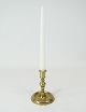 Candlestick in 
brass, in great 
used condition 
from the end of 
the 1700th 
century.
13 x 10.5 cm.