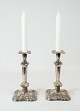 A set of 
silvered 
candlesticks, 
in great used 
condition from 
the 1920s.
21 x 10 cm.
