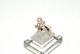 Elegant lady 
ring with pearl 
and zikons in 8 
carat gold
Stamp NOA 333
Size 54
The check by 
...
