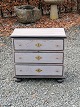 Chest of 
drawers with 
three drawers, 
painted gray 
with black 
moldings 
Denmark approx. 
Year 1800 ...