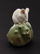 Royal Copenhagen mouse on chestnut # 511