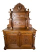 Large cabinet 
of oak with 
carvings, in 
great antique 
condition from 
the 1920s.
H - 225 cm, W 
- ...