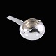 Georg Jensen. 
Flødekande i 
Sterling Sølv - 
#1066 - SGJ
Tegnet af 
Søren Georg 
Jensen.
Stemplet ...