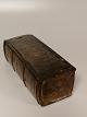 Book-shaped box 
with sliding 
door Denmark 
19.årh Height 
6cm Width7,5cm 
Length 20,5cm