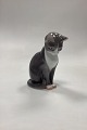 Bing og Grøndahl Figur Siddende Kat No. 1876Måler 12,5 cm /  4.92 in.