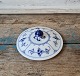 Royal 
Copenhagen Blue 
Fluted lid for 
broth cup 
No 2199, 
Factory second
Diameter 12 
cm. 
Stock: 1