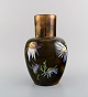 Clément Massier for Golfe Juan. Antik vase i glaseret keramik. Smuk lustreglasur 
med håndmalede blomster. Sent 1800-tallet.
