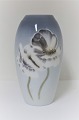 Bing & 
Grondahl. Vase. 
Model 366-5251. 
Height 18 cm. 
(1 quality)