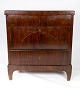 Late empire 
chest of 
drawers of 
mahogany , in 
great antique  
condition from 
the 1840s. 
H - 82 ...
